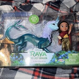 Disney Raya & The Last Dragon Petite Raya & Sisu Light-Up Doll Set New